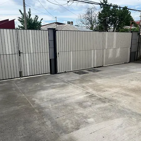 Everest 33 Ap 4 * بوخارست