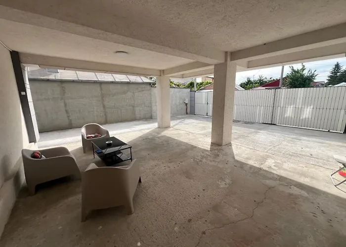 Everest 33 Ap 4 * Bukarest