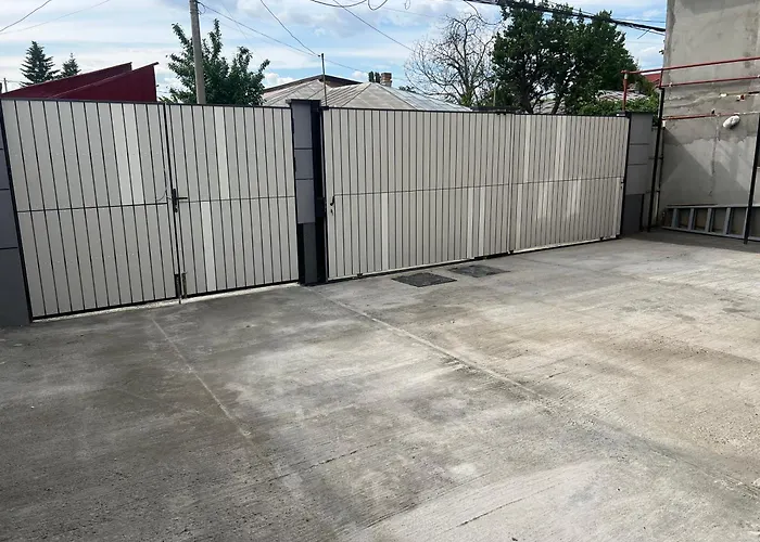 Everest 33 Ap 4 * Bukarest