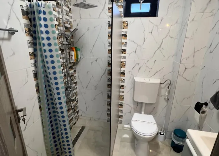 Everest 33 Ap 4 * Bukarest