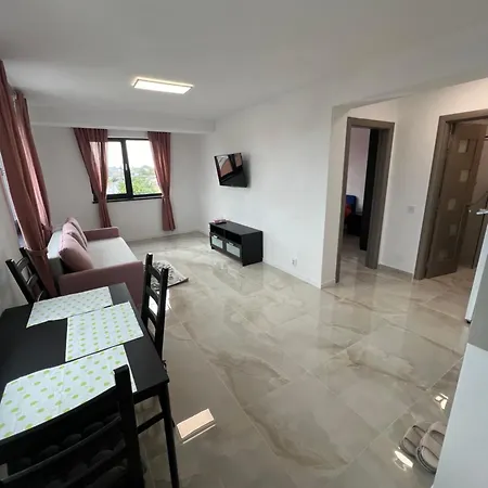 Everest 33 Ap 4 * Bükreş